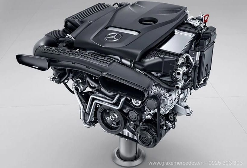 Động cơ I4 tăng áp mạnh mẽ của Mercedes C-Class, biểu tượng của hiệu suất và công nghệ