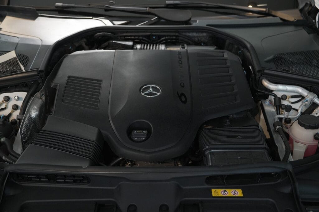 Động cơ I6 – 3.0L với công nghệ Mild-Hybrid 48V trên Mercedes S450 Luxury, mang lại hiệu suất mạnh mẽ và tiết kiệm nhiên liệu.