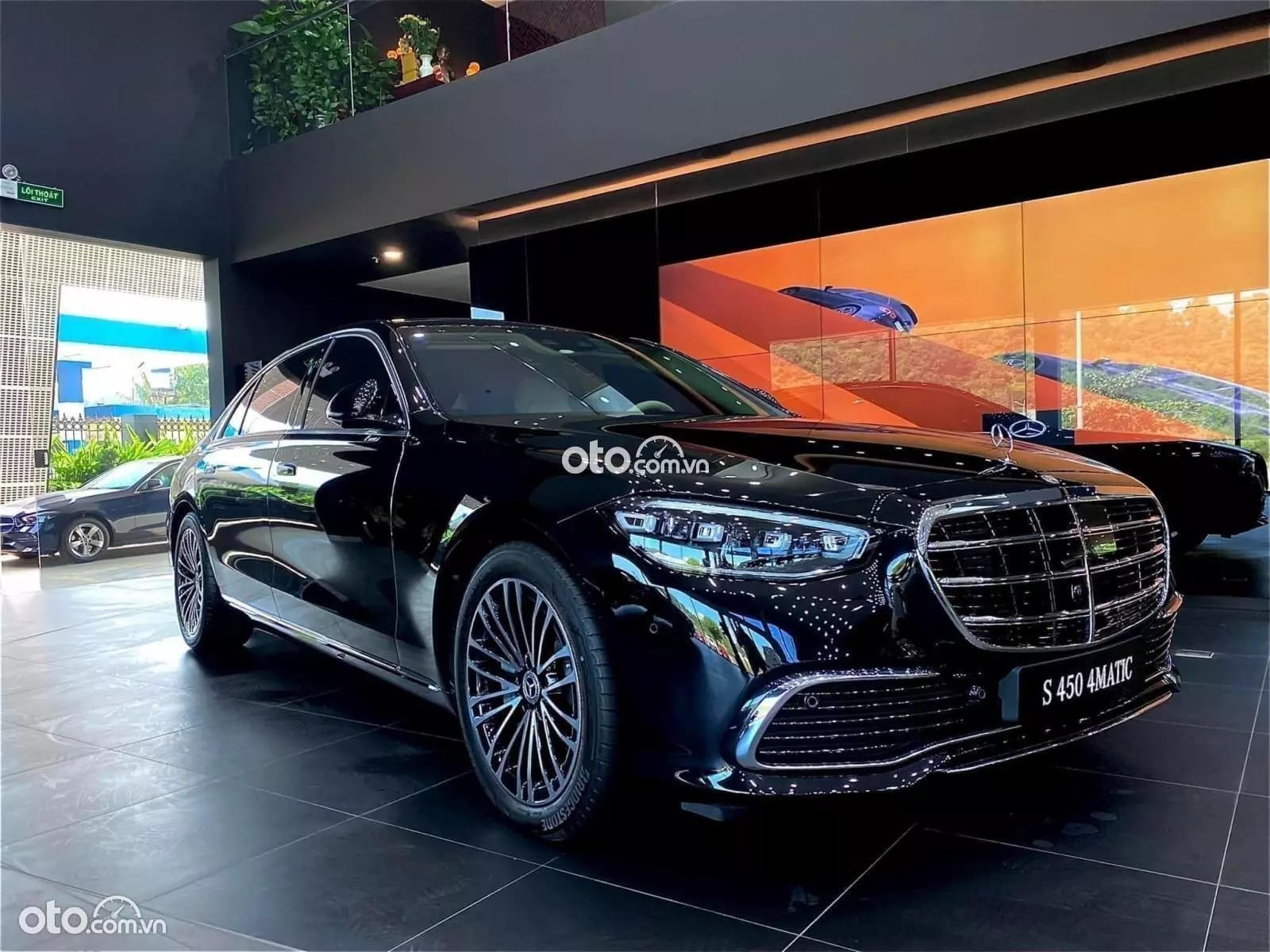 Động cơ mạnh mẽ của Mercedes-Benz S 450