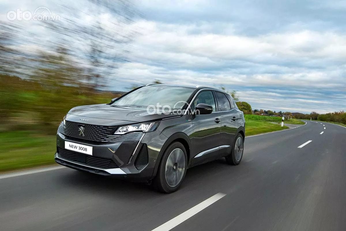 Động cơ mạnh mẽ của xe Peugeot 3008, minh họa hiệu suất vận hành