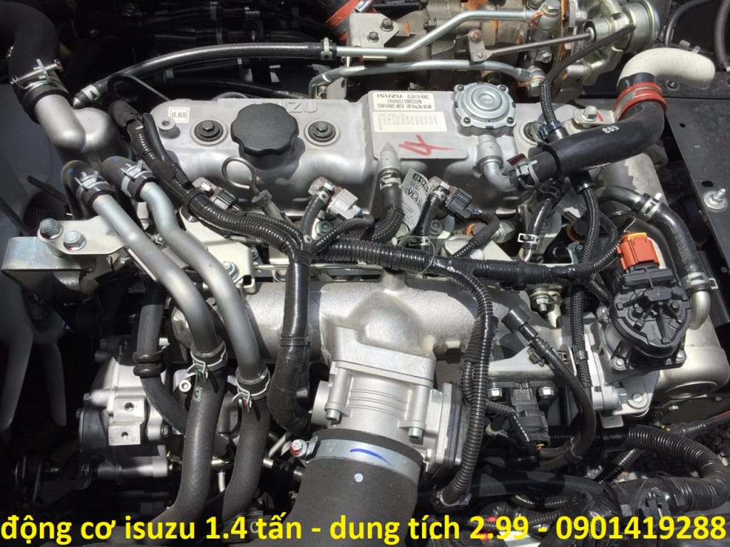 Động cơ mạnh mẽ của xe tải Isuzu 1 tấn cũ