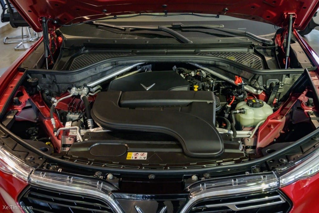 Động cơ Turbo 2.0L mạnh mẽ của VinFast Lux SA2.0