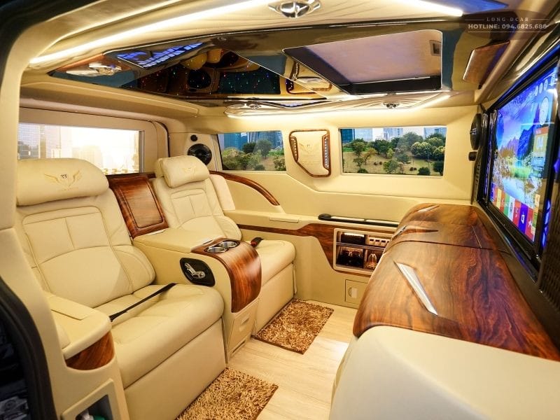 Dòng Ford Tourneo Limousine DCar President, đỉnh cao của sự sang trọng, tương xứng với giá xe limousine 7 chỗ cao cấp