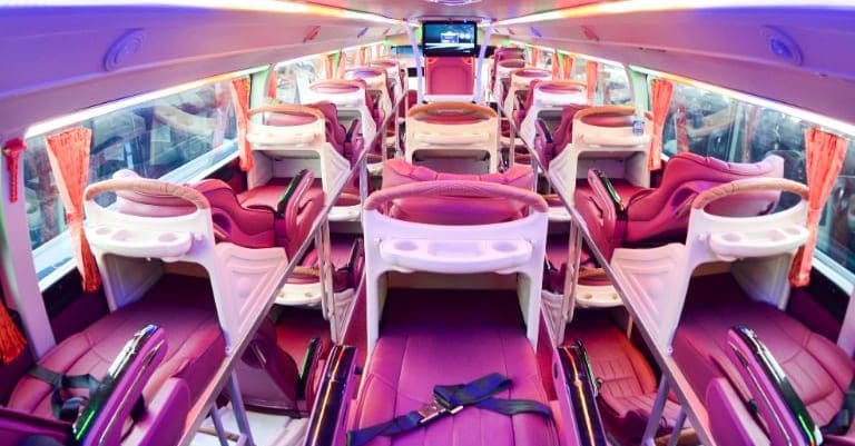 Dòng xe 41 chỗ với giường nằm rộng rãi của 9 Lan giúp khách hàng đi xe về Bình Thuận duỗi chân thoải mái