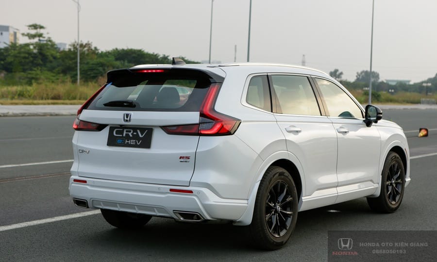 Đuôi xe Honda CRV 7 chỗ với cốp điện rảnh tay