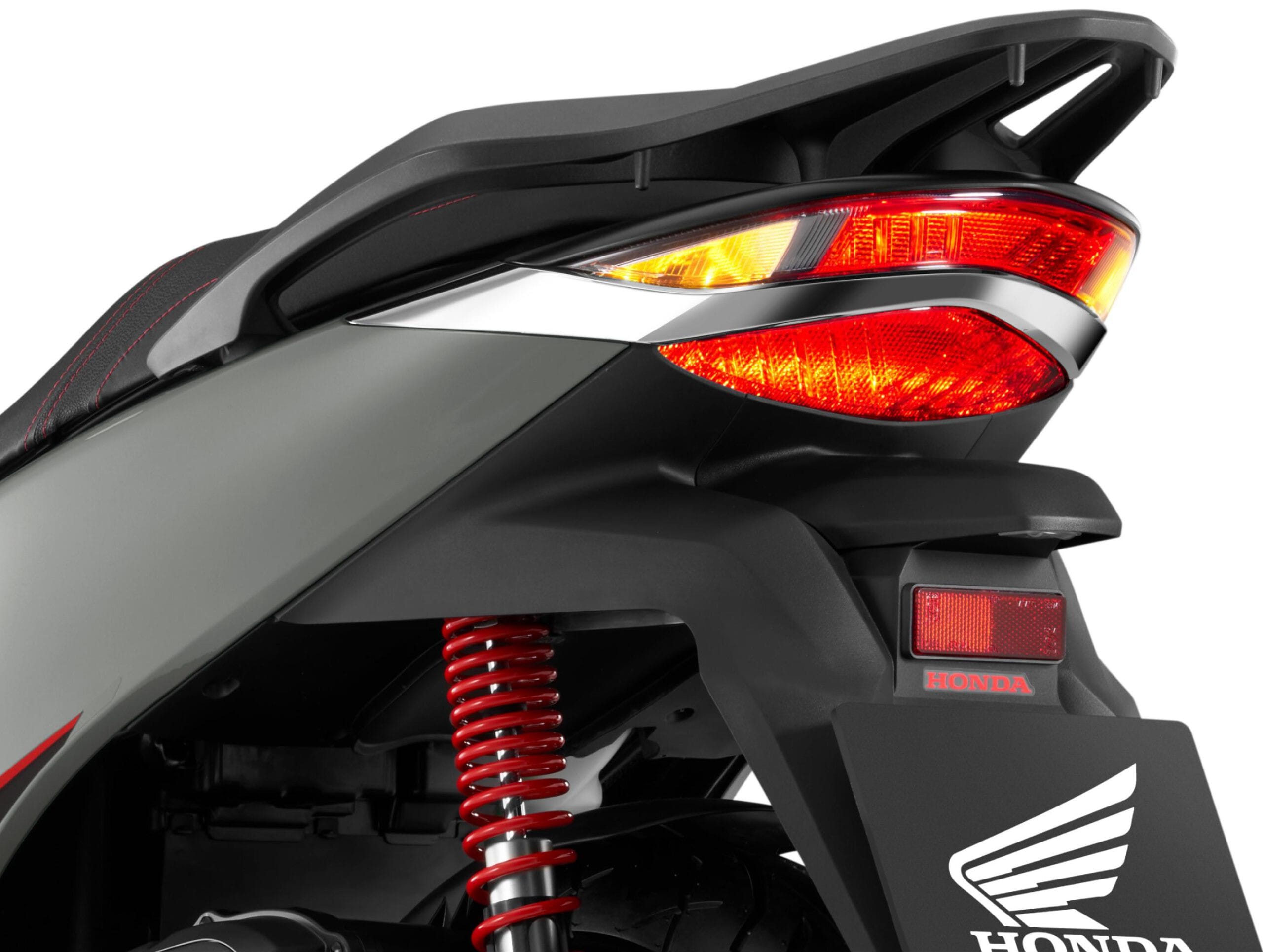 Đuôi xe Honda SH 125i với cụm đèn hậu LED