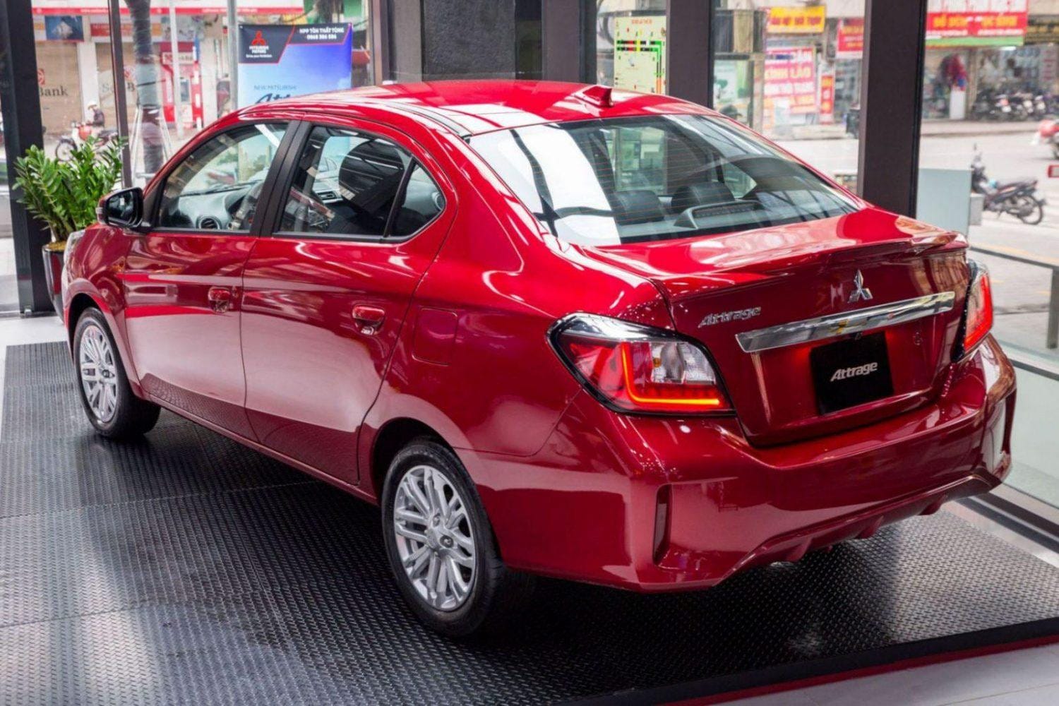 Đuôi xe Mitsubishi Attrage với thiết kế mới góc cạnh