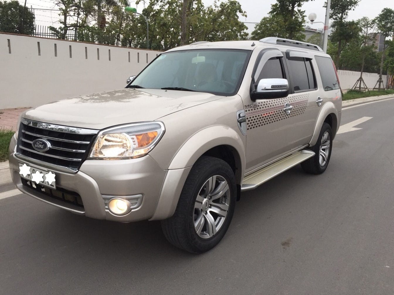 Ford Everest cũ đời 2007-2008, một lựa chọn xe 7 chỗ máy dầu cũ giá rẻ dưới 300 triệu