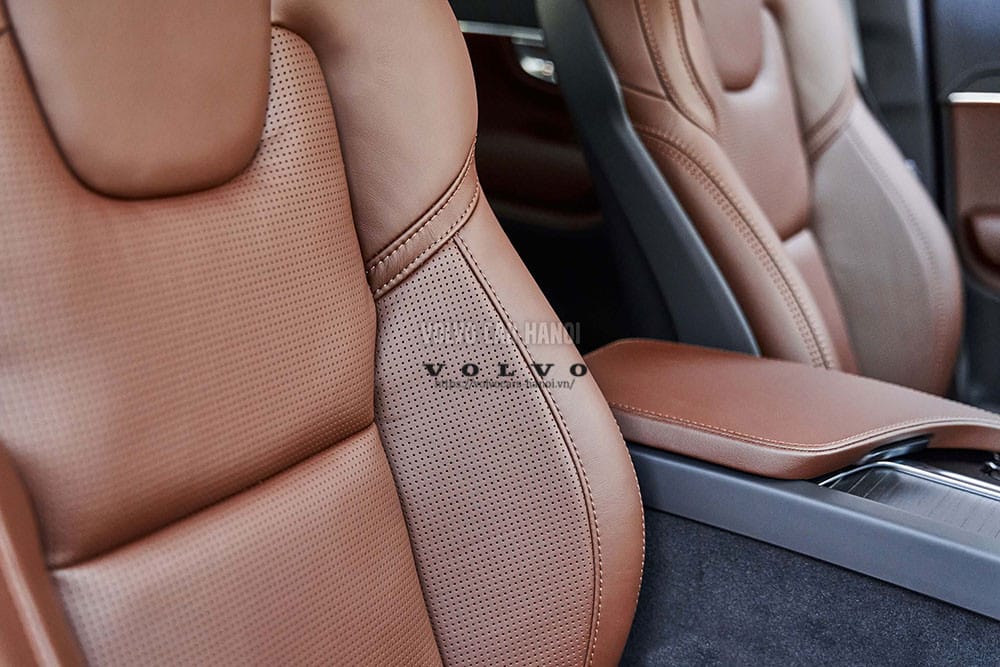 Ghế công thái học bọc da Fine Nappa cao cấp trên xe Volvo 7 chỗ XC90, tích hợp chức năng sưởi, làm mát và massage.