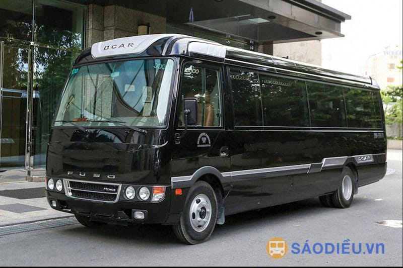Ghế ngồi bọc da sang trọng trên xe Limousine Fuso
