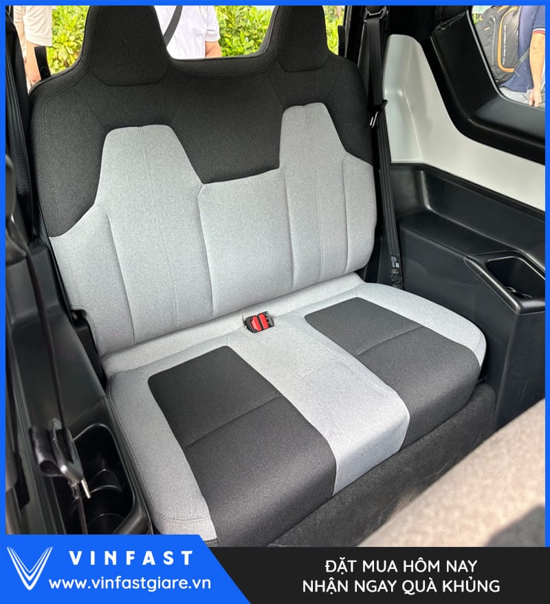 Ghế ngồi bọc nỉ thoải mái của VinFast VF3 màu xanh rêu