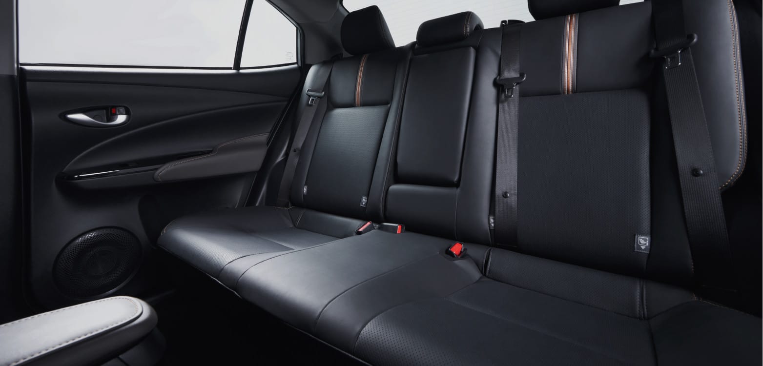Ghế sau gập linh hoạt 60:40 của Vios số sàn, tối ưu không gian chứa đồ