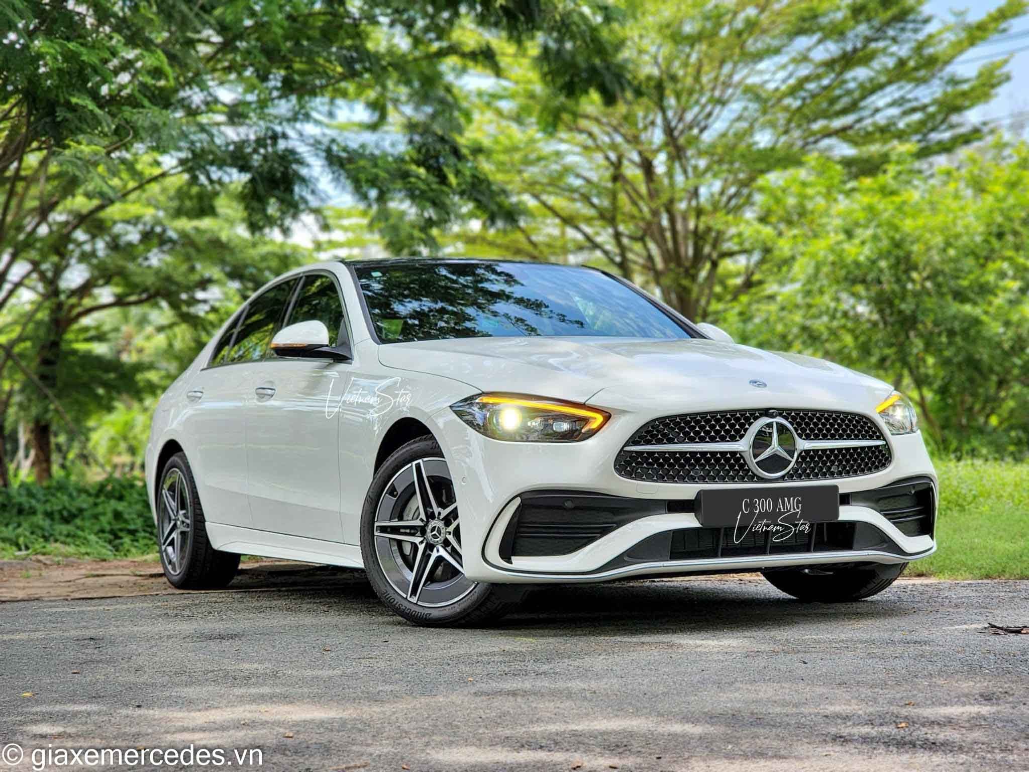 giá Mercedes C300 AMG