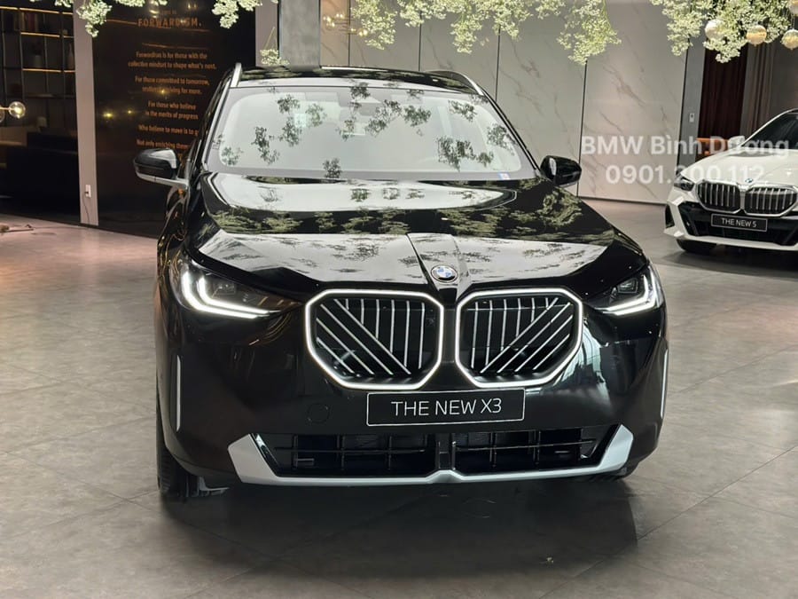 Giá xe BMW X3 phiên bản 20 xDrive màu đen
