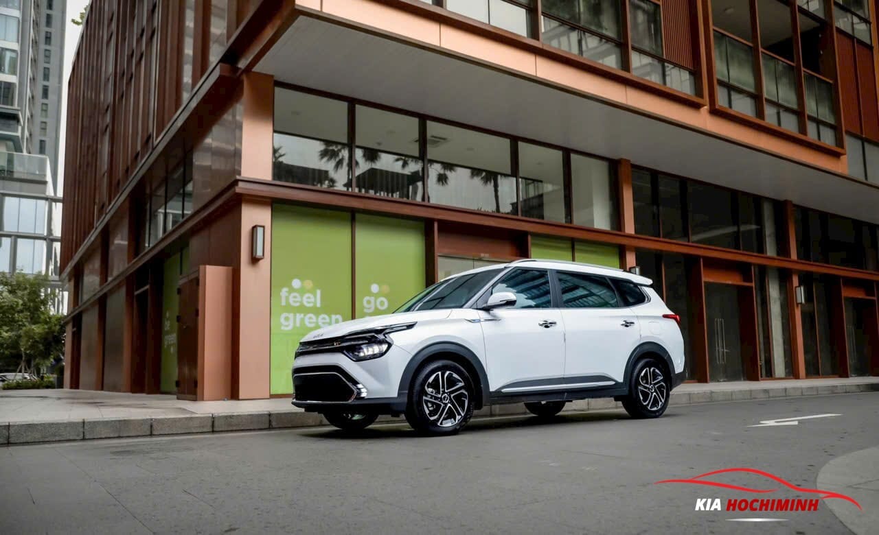 Giá xe Kia Carens trông vừa giống MPV và SUV