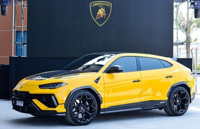 giá xe Lamborghini Urus Performante