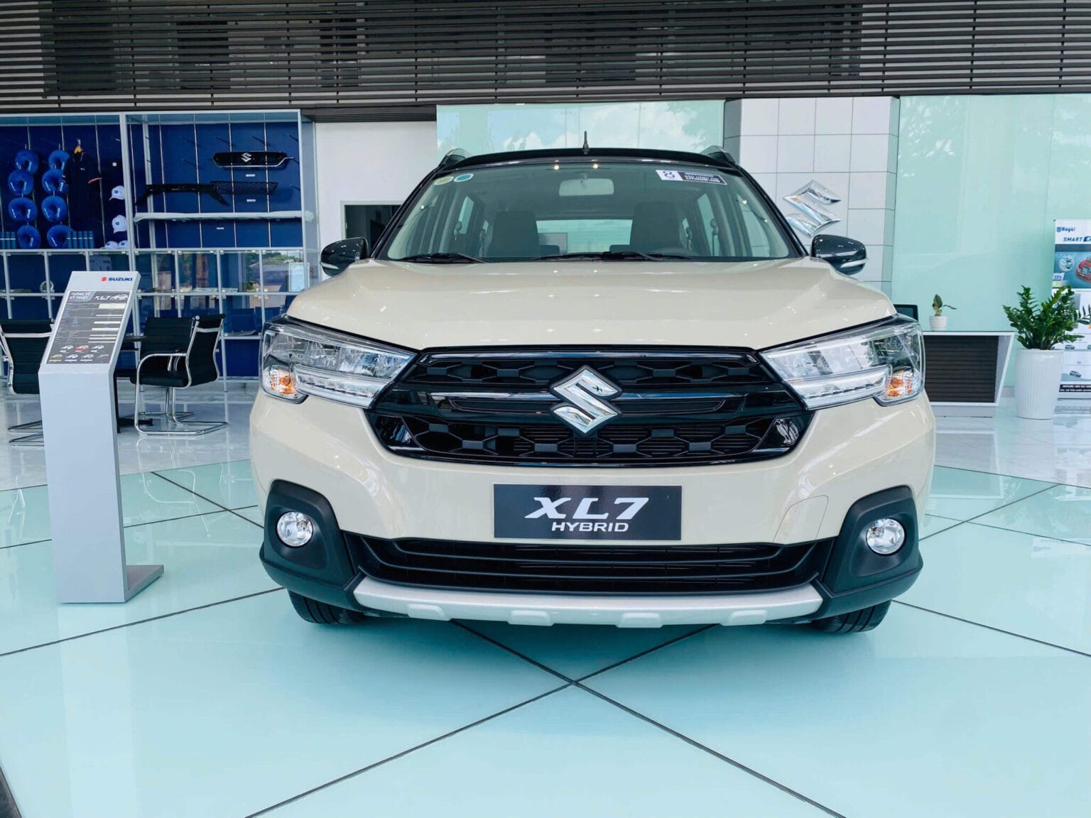 Giá xe ô tô Suzuki XL7 Hybrid