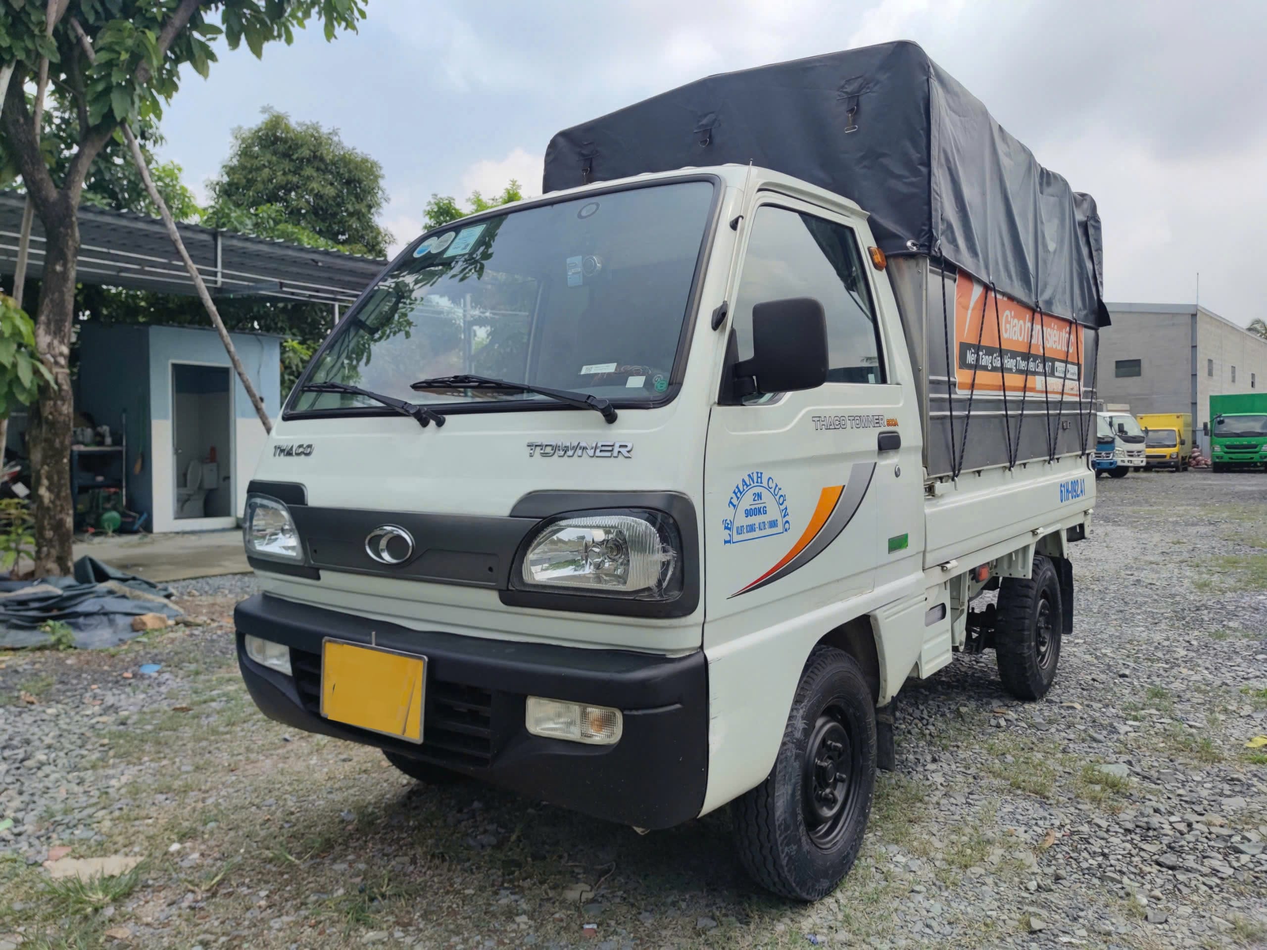 Giá xe tải cũ Thaco 900kg