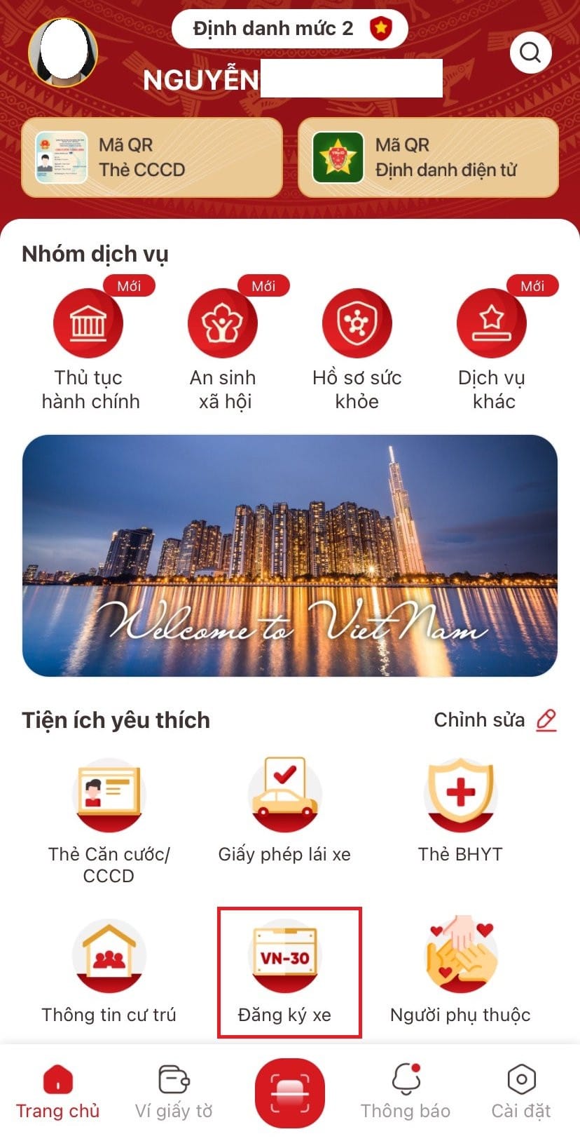 Giao diện chính VNeID với mục 'Đăng ký xe' được khoanh tròn