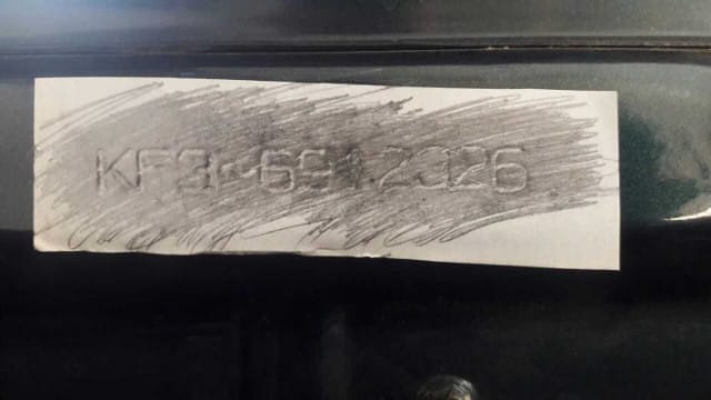 Giấy decal chuyên dụng để cà số khung số máy trên xe ô tô và xe máy