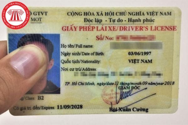 Giấy phép lái xe máy hạng A1 và A2, minh họa các loại bằng lái xe mô tô theo quy định pháp luật Việt Nam