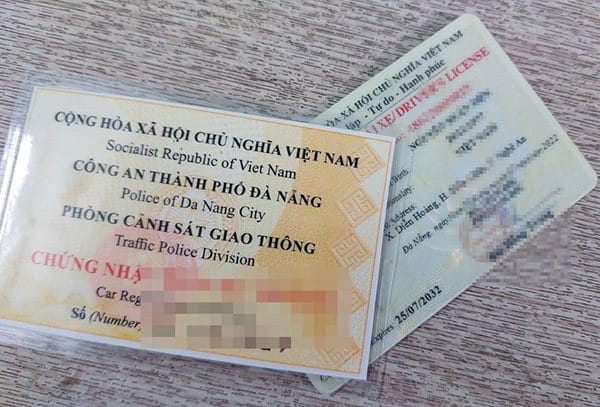 Giấy tờ xe ô tô đã công chứng, đối chiếu với thông tin từ app tra cứu biển số xe