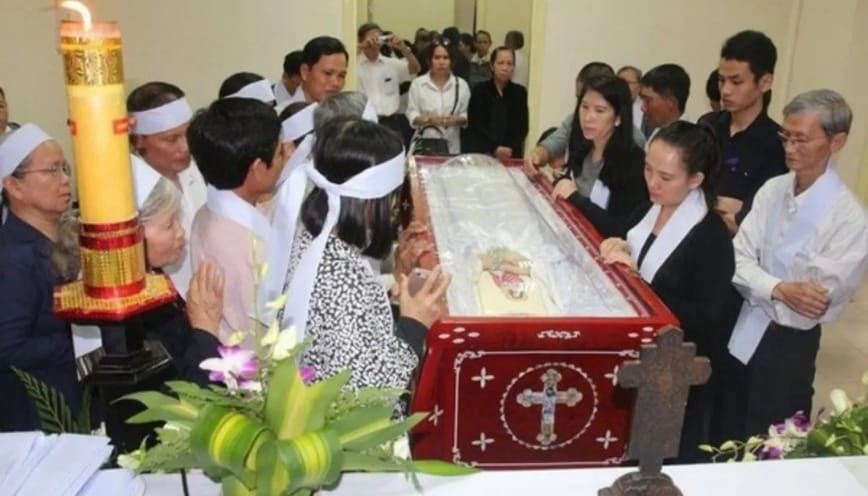 Giữ nghi lễ trang nghiêm, gọn gàng