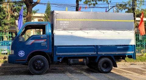 Góc chụp xe tải Kia K3000 cũ đời 2010 màu trắng, xe tải 1.4 tấn.