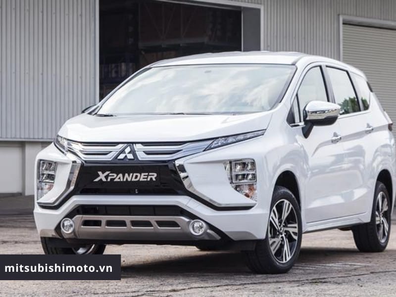 Góc nhìn ngoại thất ấn tượng của mẫu xe Mitsubishi 7 chỗ Xpander AT