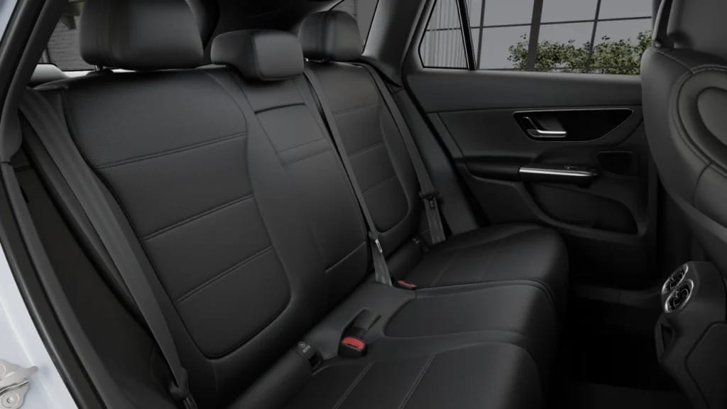 Hàng ghế sau Mercedes GLC 200 4Matic rộng rãi và tiện nghi