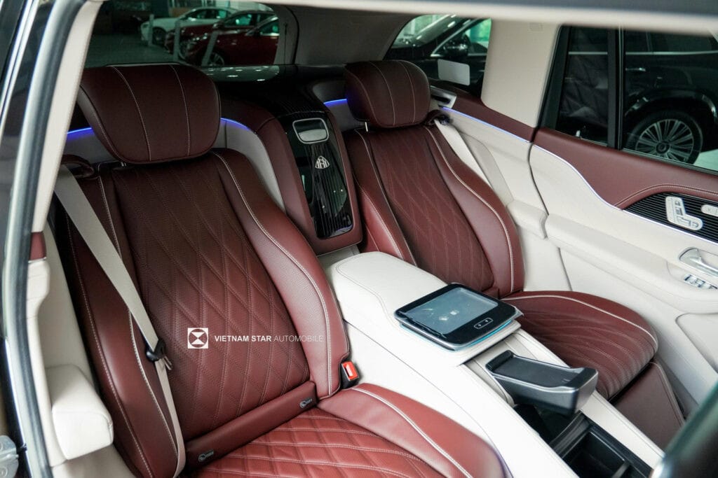 Hàng ghế sau Mercedes Maybach GLS 600 4Matic với tiện nghi First-Class