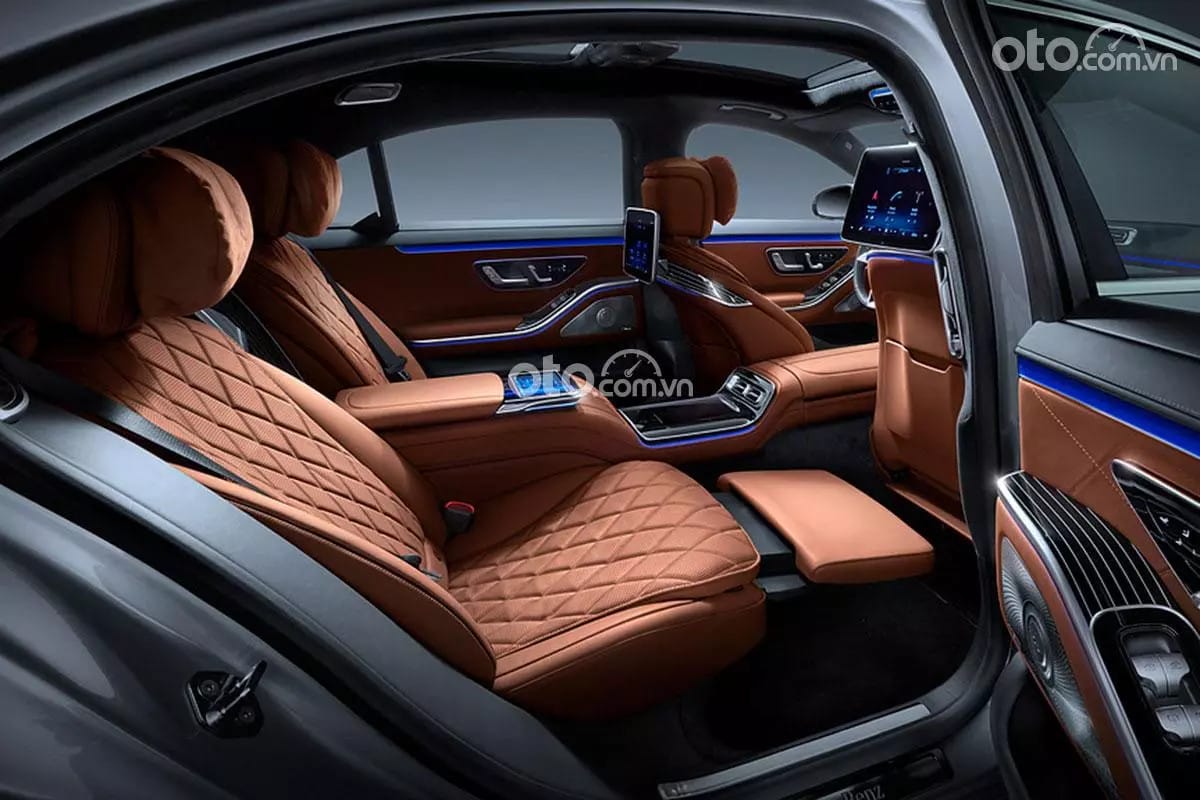 Hàng ghế sau rộng rãi của Mercedes S 450 L