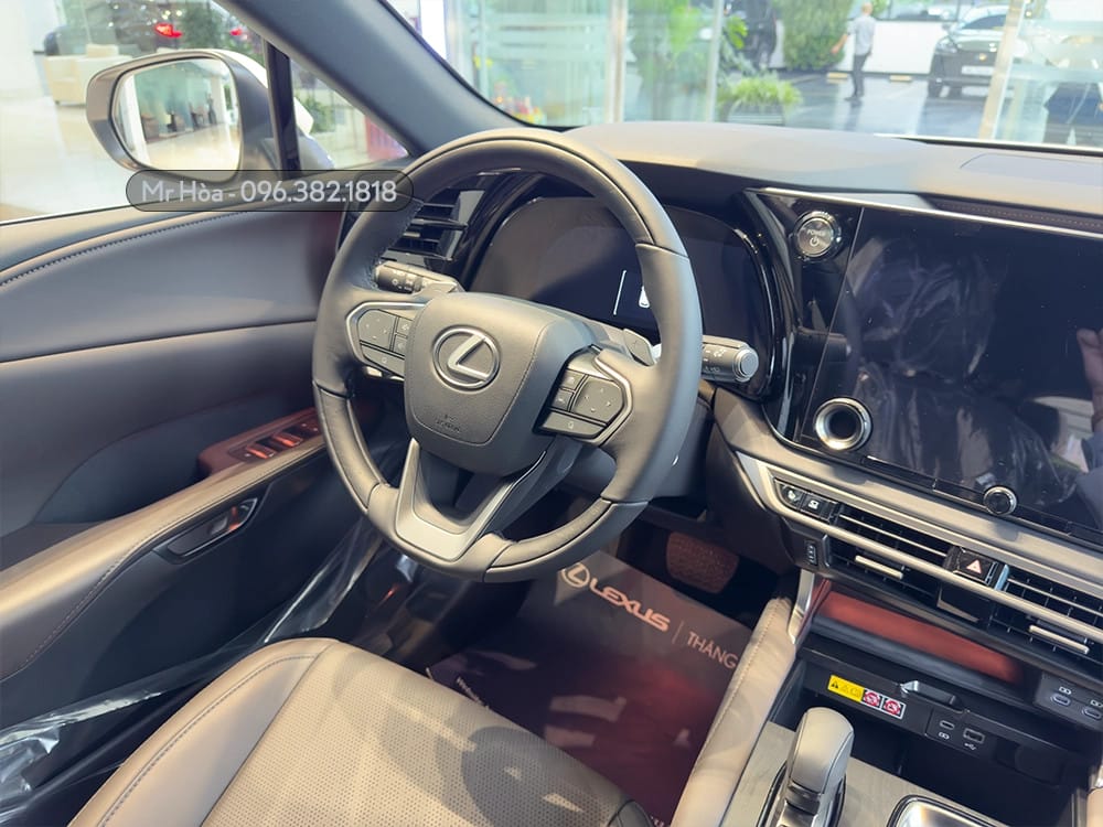 Hàng ghế sau rộng rãi với chức năng làm mát trên Lexus RX 350