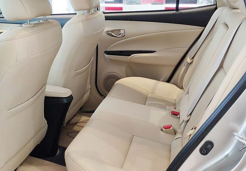 Hàng ghế sau Toyota Vios rộng rãi và thoải mái