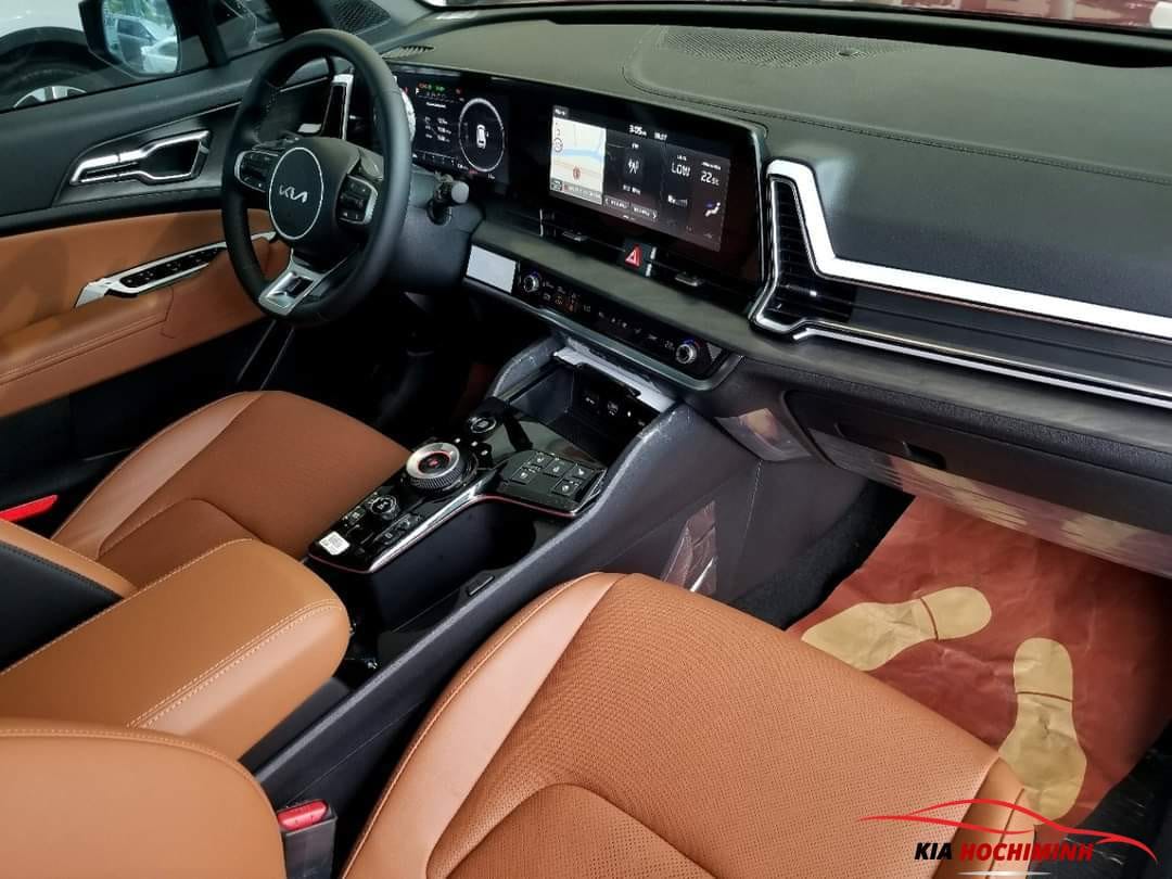 Hàng ghế trước rộng rãi với tính năng sưởi và làm mát trên Kia Sportage