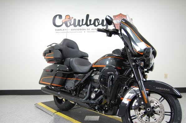 Harley-Davidson Ultra Limited cũ còn giữ được vẻ ngoài nguyên bản