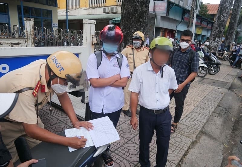 Hậu quả của việc điều khiển xe máy khi chưa đủ tuổi và không có giấy phép lái xe