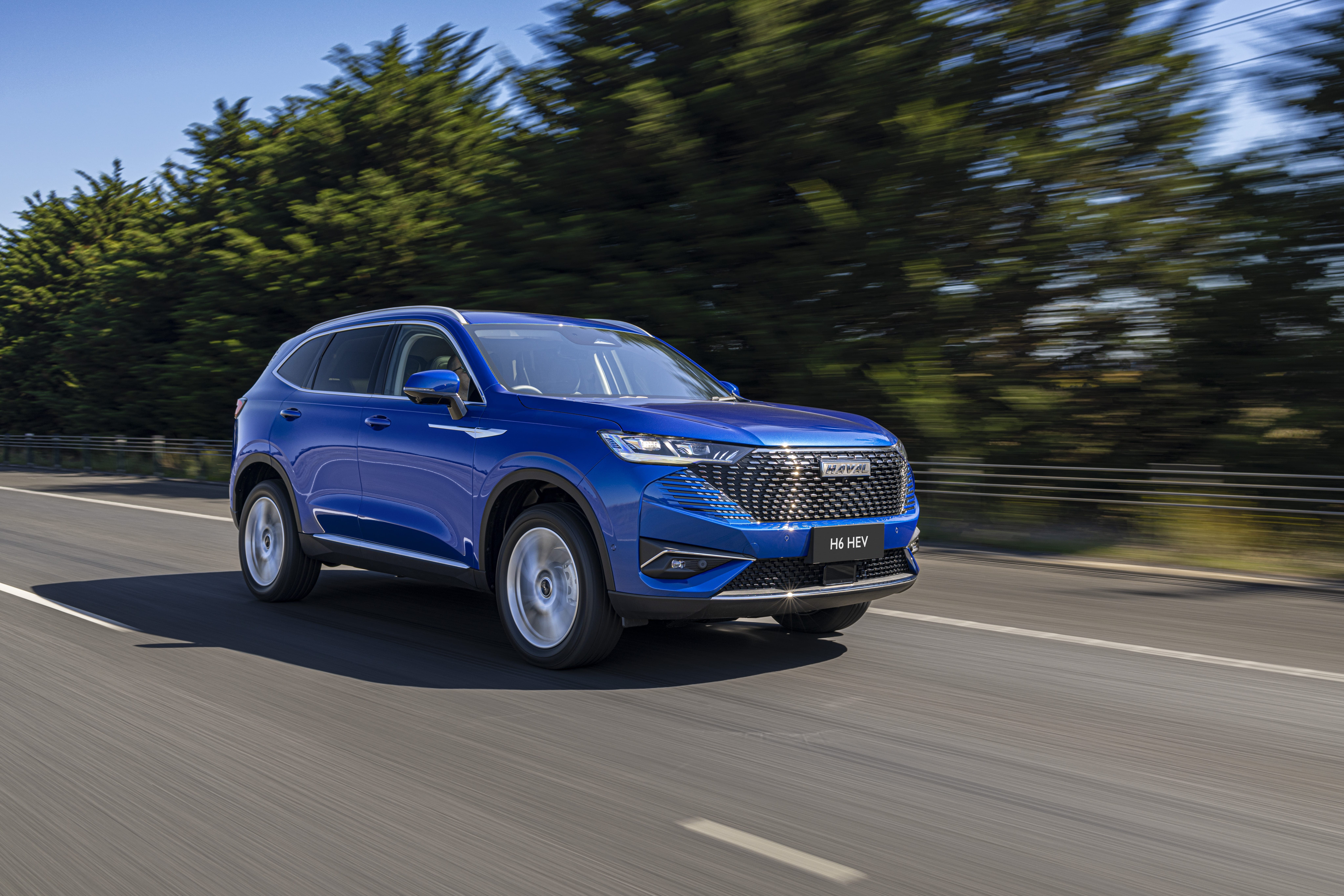 Haval H6 Sapphire Blue Lifestyle