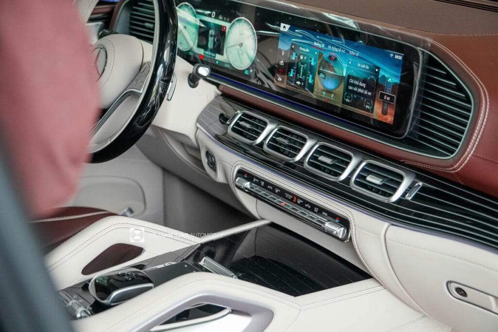 Hệ thống âm thanh Burmester 3D bên trong Mercedes Maybach GLS 600 4Matic