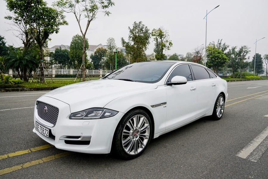 Hệ thống an toàn tiên tiến trên Jaguar XJL