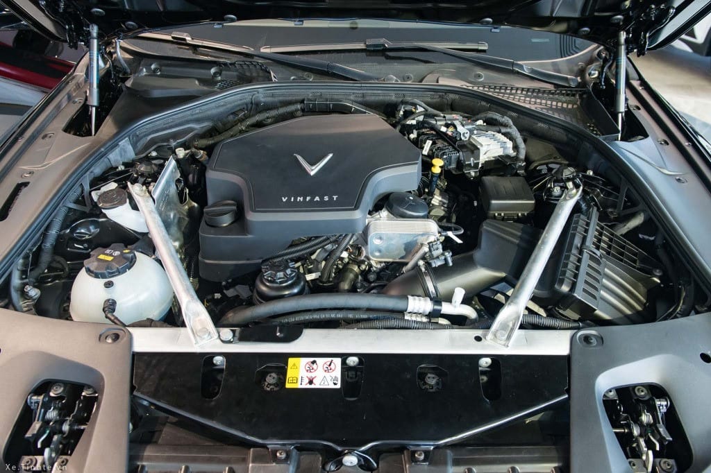 Hệ thống an toàn trên VinFast Lux SA2.0 Turbo đảm bảo an tâm khi lái xe