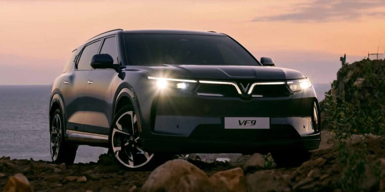 Hệ thống dẫn động AWD toàn thời gian giúp VinFast VF9 ổn định trên mọi địa hình