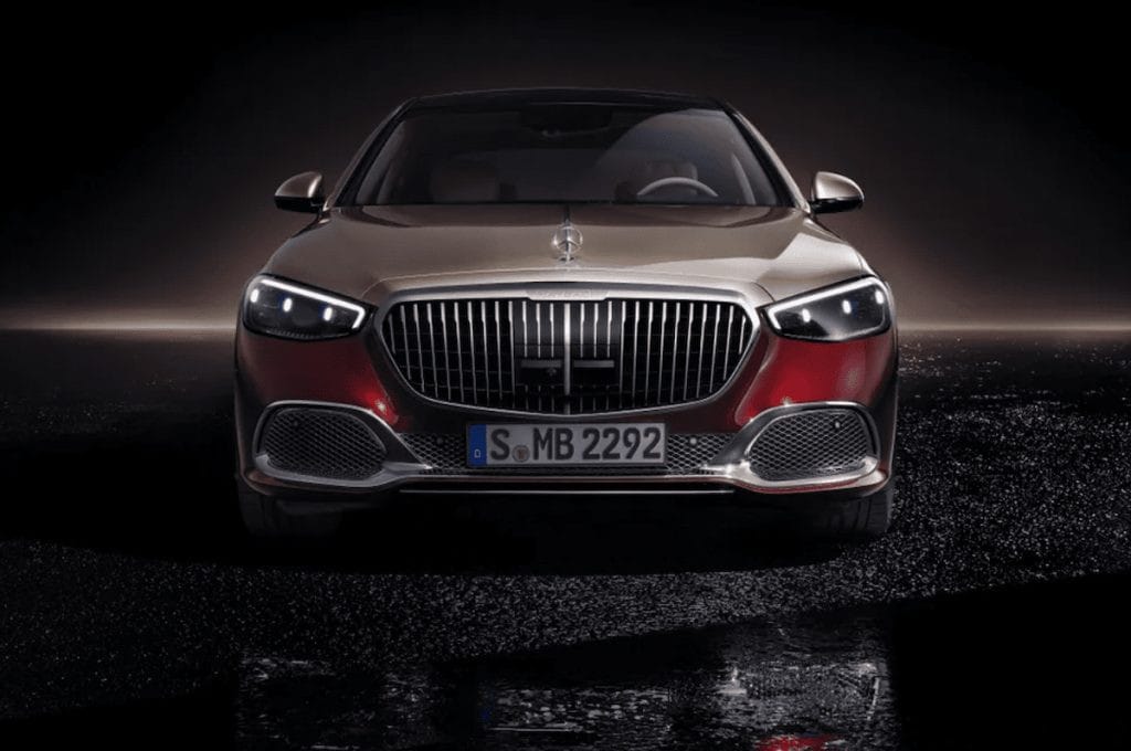 Hệ thống đèn pha Digital Light hiện đại trên Mercedes-Maybach S680, mang lại khả năng chiếu sáng tối ưu