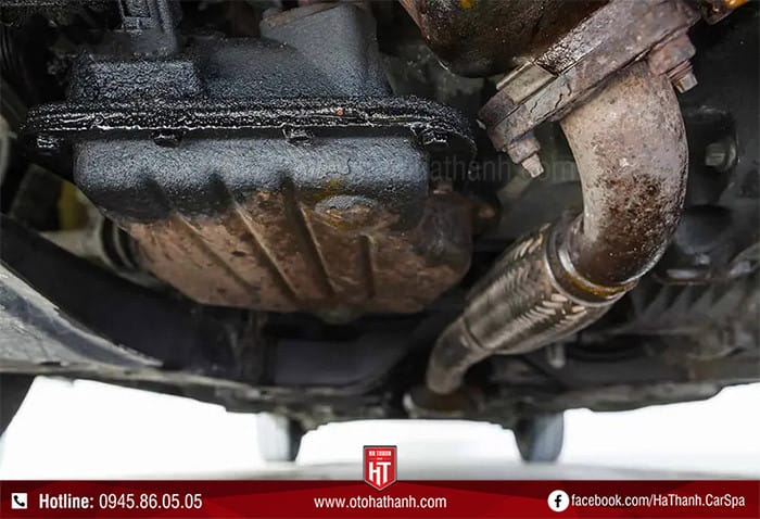 Hệ thống động cơ xe ô tô bị chảy nhớt cần kiểm tra