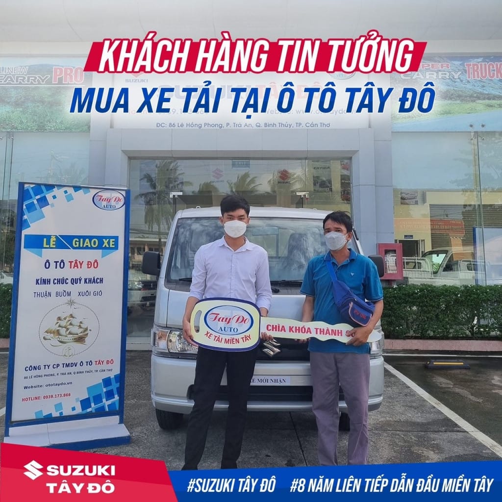Hình ảnh bàn giao xe tải Suzuki cho khách hàng doanh nghiệp, biểu thị tiềm năng kinh doanh.