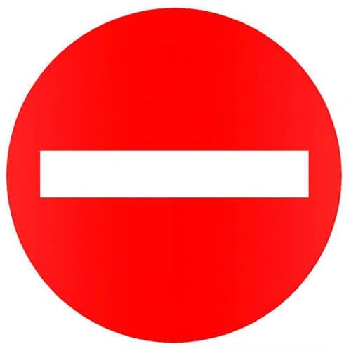 Hình ảnh biển cấm đi ngược chiều P.102 rõ ràng trên đường