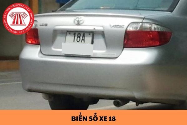 Hình ảnh biển số xe máy và ô tô mang ký hiệu 18 tại Nam Định, minh họa sự đa dạng trong phân loại biển số.