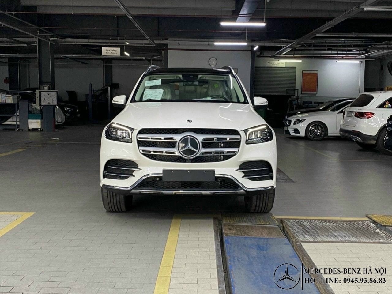Hình ảnh đầu xe Mercedes GLS 450 với thiết kế sang trọng