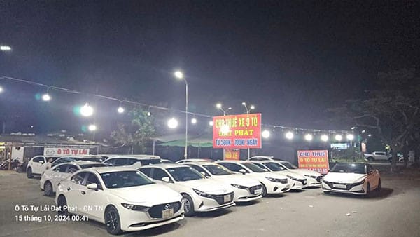 Hình ảnh đoàn xe đa dạng sẵn sàng phục vụ nhu cầu thuê xe tự lái Hải Phòng
