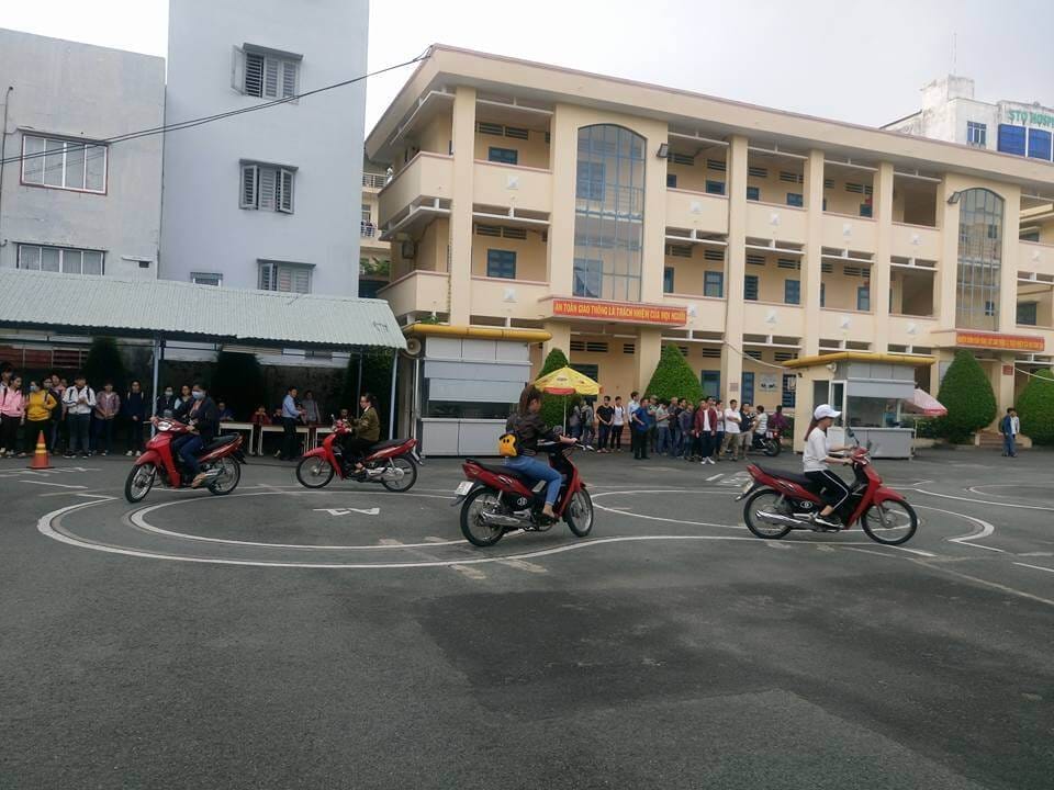 Hình ảnh minh họa lệ phí thi bằng lái A1, một yếu tố quan trọng khi chuẩn bị đăng ký.